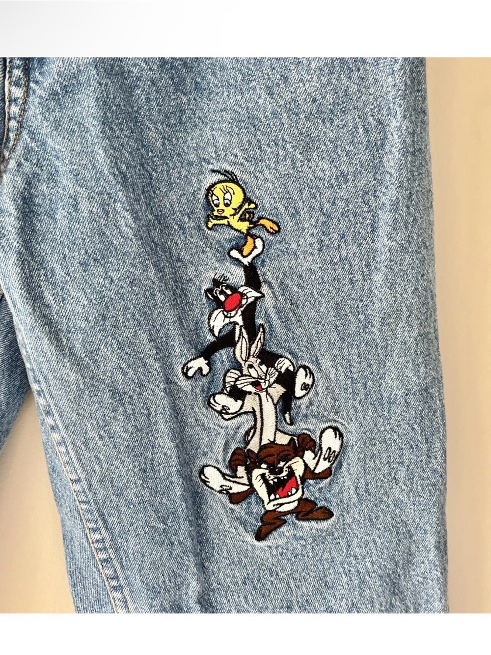 vintage y2k / 90s looney tunes jeans